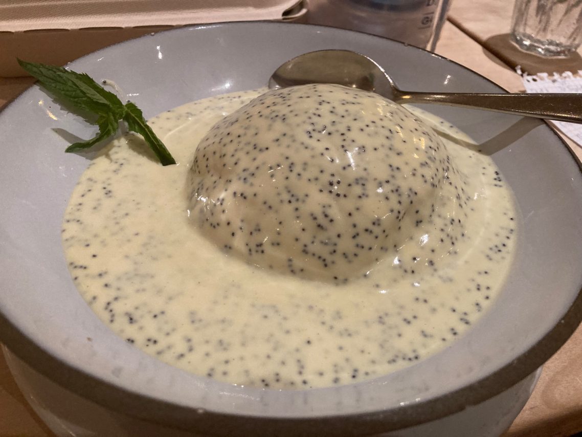 "Oktoberfest" im Brauhaus Goldener Engel in Ingelheim Germknödel mit Vanillesauce